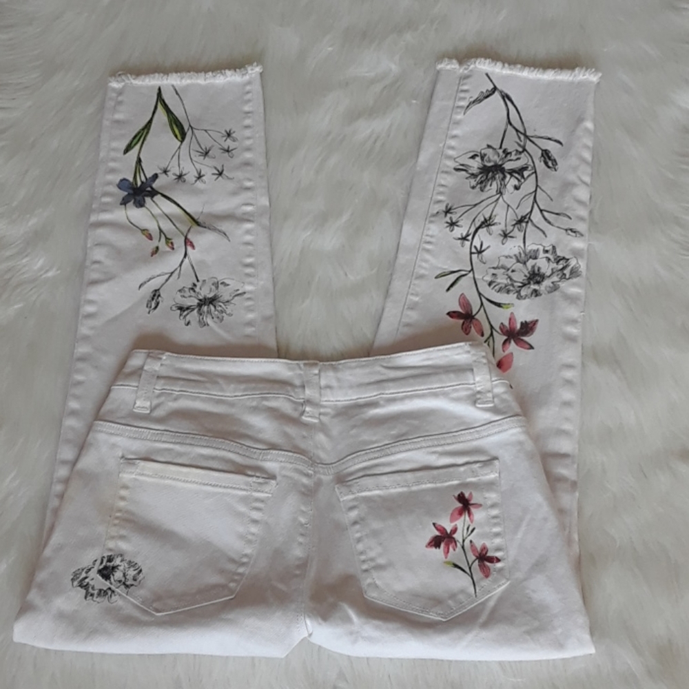 TAKE 1/2 OFF Nanette Lepore Floral Straight Jeans - Picture 9 of 14